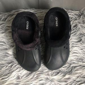 CROCS black lined
